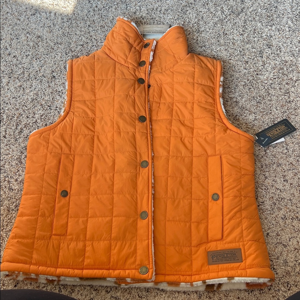 Pendleton WOMEN'S MANZANITA REVERSIBLE VEST highland ridge tomato fleece NWT - Picture 7 of 8